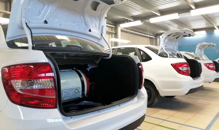 Компания «АТС-Авто» показала как собирают Lada Granta CNG
