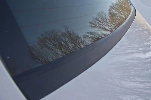 Жабо заднего стекла без скотча для седана Lada Vesta
