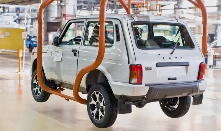 АВТОВАЗ возобновил производство Lada Niva Legend 3D версии Urban и [BLACK]