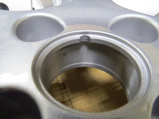 Колпачок ступицы литого диска Lada XRAY, Granta FL, Largus, Niva Travel, Iskra