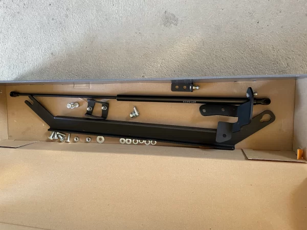 Комплект амортизаторов капота для Lada Niva Legend, 4x4, Urban