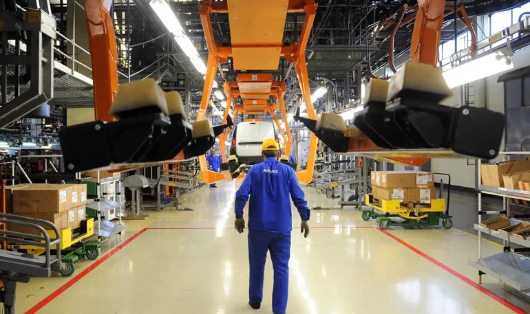 АВТОВАЗ привлек на завод осужденных, новые подробности