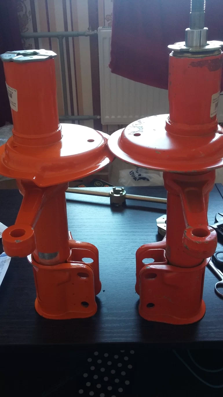 Устанавливаем разборные амортизаторы на Ладу