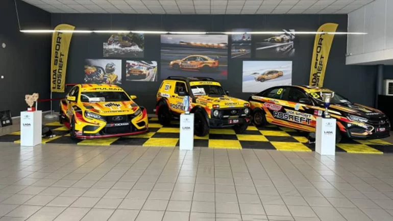 Открылся первый в России автосалон LADA Sport