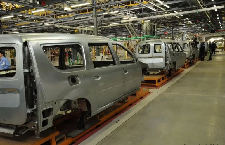 Для возобновления производства Lada Largus не могут найти производителя штамповой оснастки