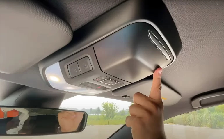 Как открыть очечник на Vesta NG?