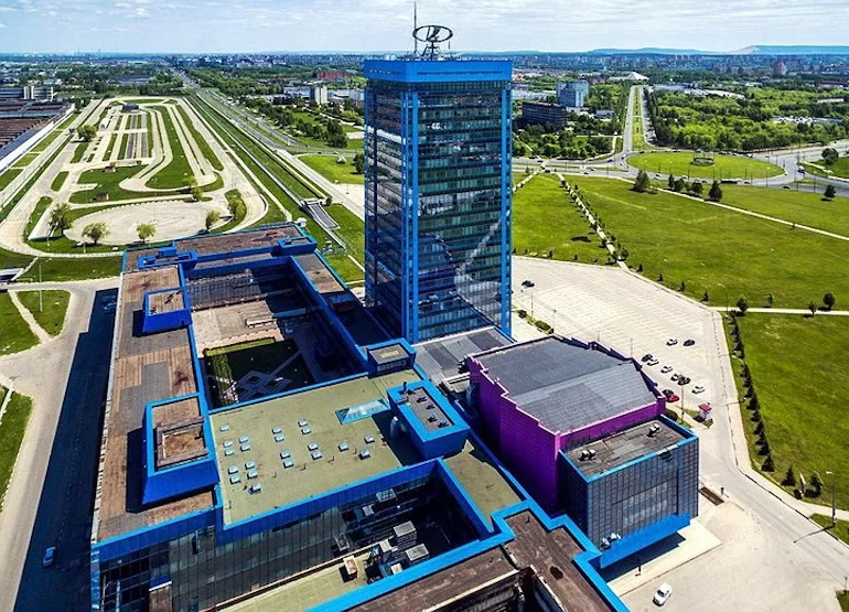 АВТОВАЗ рассказал про две главные проблемы завода в 2023 году