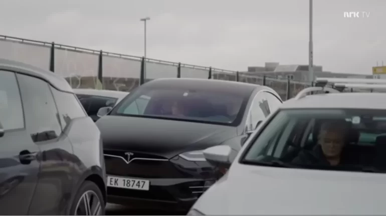 Антиреклама электрокара Tesla на федеральном канале Норвегии