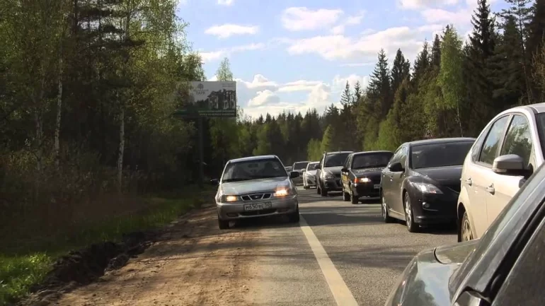 Штраф за езду по обочине предлагают ужесточить