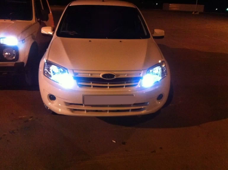 Стоит ли ставить белые светодиоды в фары?