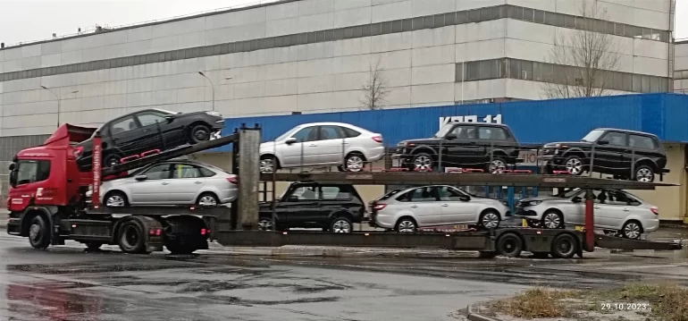 В каких цветах выпускали Lada Granta в октябре 2023 года В каких цветах выпускали Lada Granta в октябре 2023 года