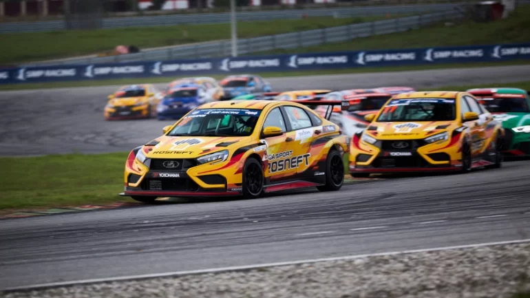 Lada Sport Rosneft завоевала 5 побед и 2 чемпионских титула на финале кольцевого сезона 2023