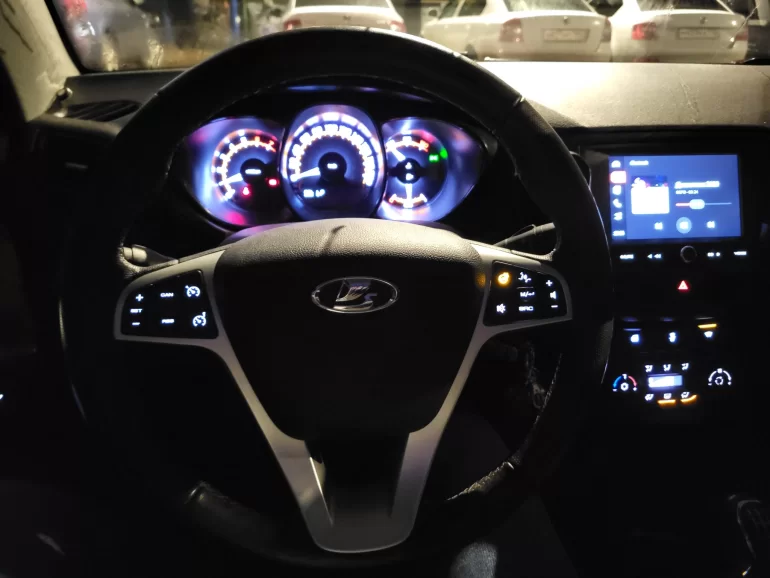 Отзыв владельца Весты, который не видит в своем автомобиле минусов