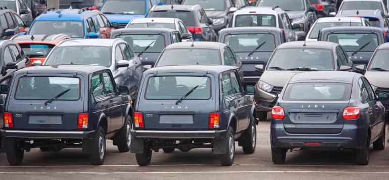 Какие марки автомобилей в РФ подняли цены в октябре 2023 года