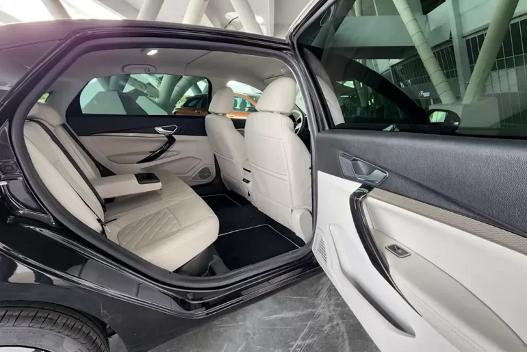 Минфин сделал заказ на автомобили Lada Aura