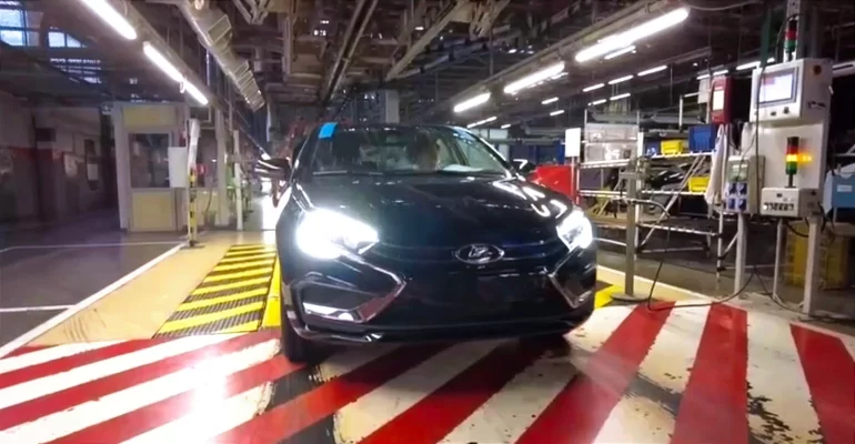 Перед Новым Годом на АВТОВАЗе сборка автомобилей идет полным ходом