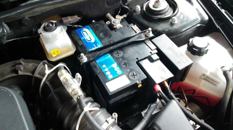 Садится АКБ за ночь