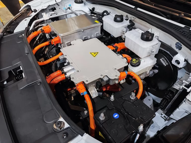 Какие будут аккумуляторные батареи у электрического e-Largus