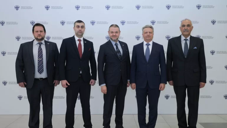 АВТОВАЗ и ТГУ создают передовую инженерную школу гибридных технологий АВТОВАЗ и ТГУ создают передовую инженерную школу гибридных технологий