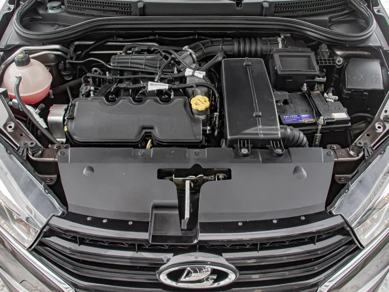 Иногда появляется стук из под капота на холостых оборотах