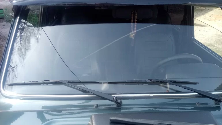 Дворники работают с прерываниями, останавливаются не завершая взмах