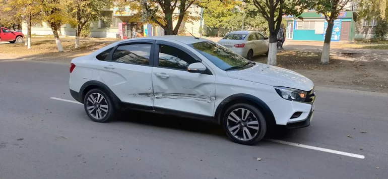 Где найти кузовные запчасти в цвет?