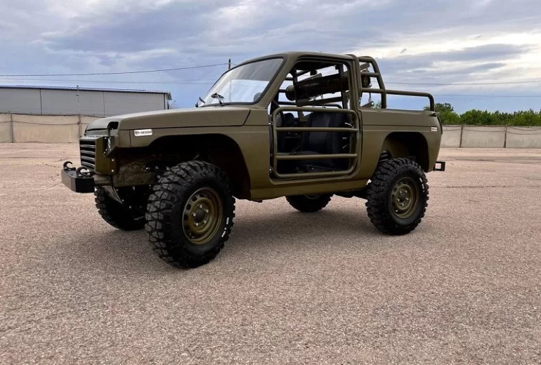 В Тольятти переделывают подержанные Niva в армейские багги для СВО