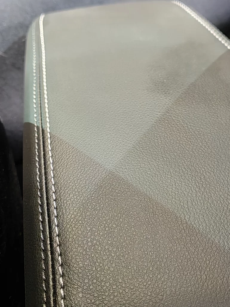 Помогите определить материал подлокотника