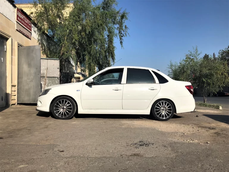 Будут ли задевать колеса 195/55 R15 на заниженной Гранте?