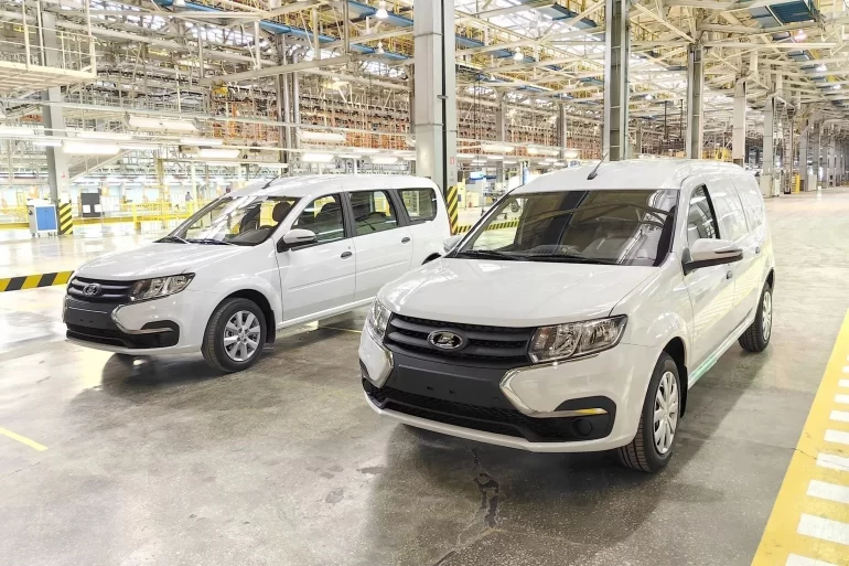 Lada Largus ижевской сборки сначала будут только в простых комплектациях