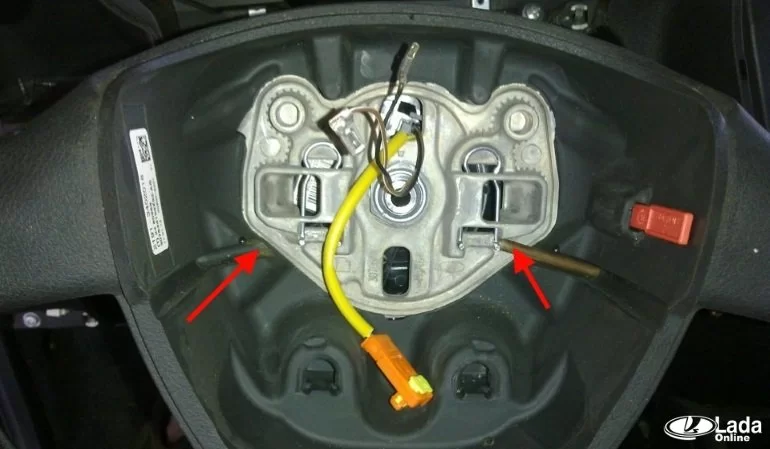 Прокол в руле для снятия подушки безопасности, будут вопросы у покупателя?