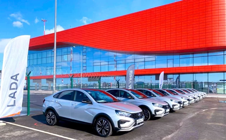 Блогеры и СМИ начали тестировать Lada Vesta NG 1.8 EVO с вариатором