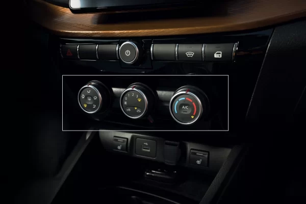 Панель управления климатической установкой (механическая) для Lada Vesta NG