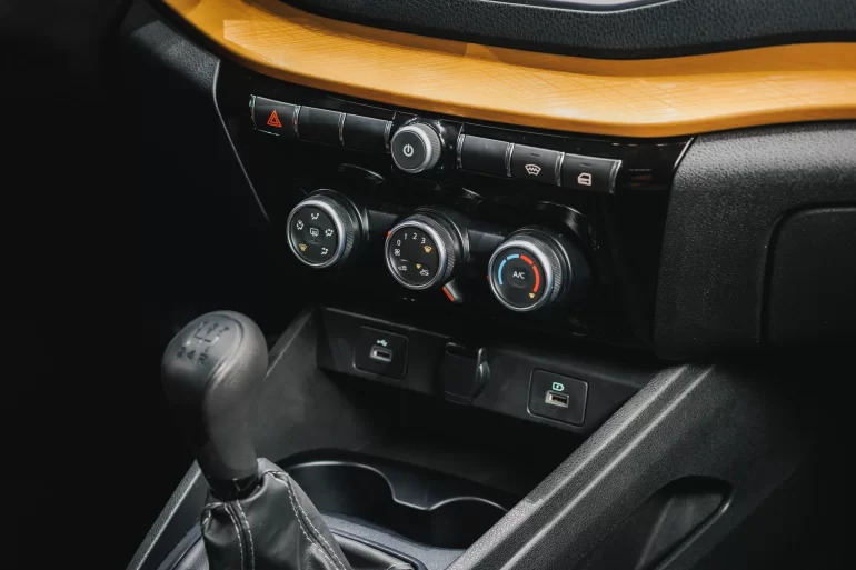 АВТОВАЗ рассказал про кнопки подогрева сидений от Granta в Lada Vesta NG