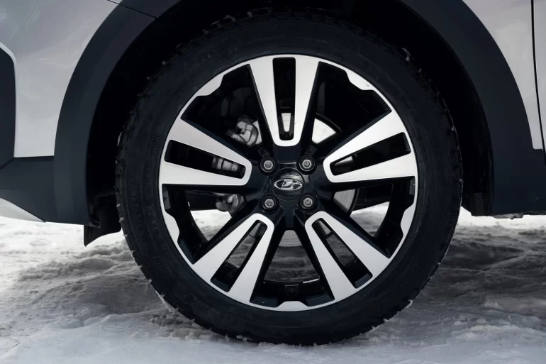 Какие болты нужны для литых дисков Vesta NG?