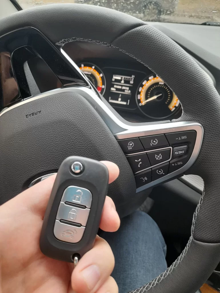 Ключи зажигания — перестали работать кнопки на родном брелке Lada Vesta NG