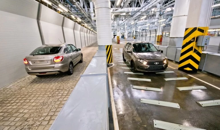 АВТОВАЗ рассказал, как проверяют автомобили LADA сразу после схода с конвейера