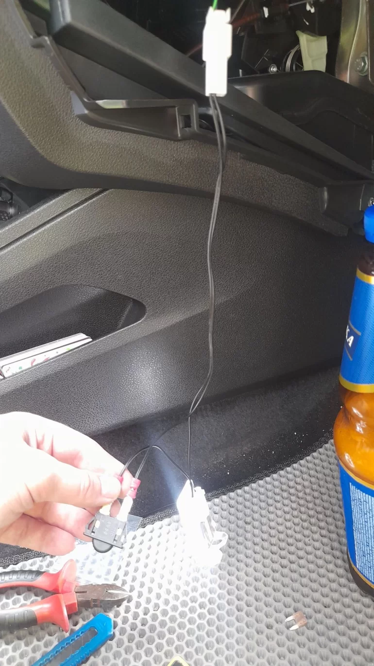 Жгут подсветки вещевого ящика в сборе (без маделина) — Lada Vesta NG