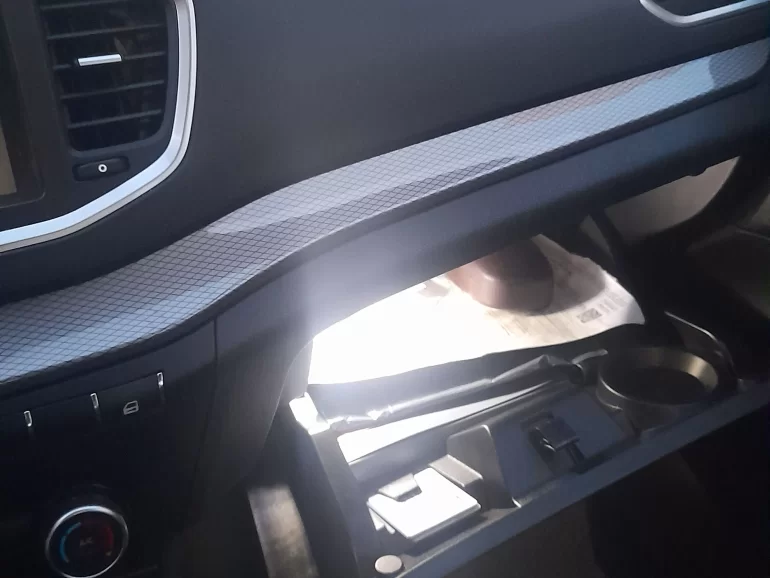 Светодиодная подсветка вещевого ящика — Lada Vesta NG