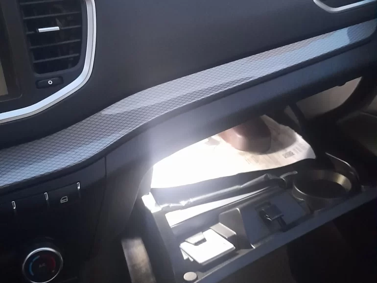 Жгут подсветки вещевого ящика (своими руками) на Lada Vesta NG