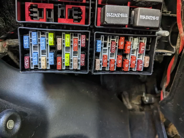 Не работает стеклоподъёмник левой водительской двери на Ниве