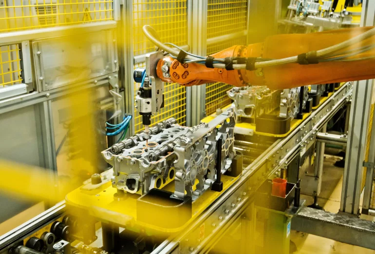 После санкций детали для двигателей ВАЗ все равно поставляют из-за рубежа?