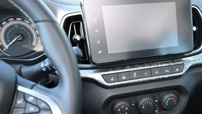 АВТОВАЗ решает проблемы с электрикой Lada Iskra