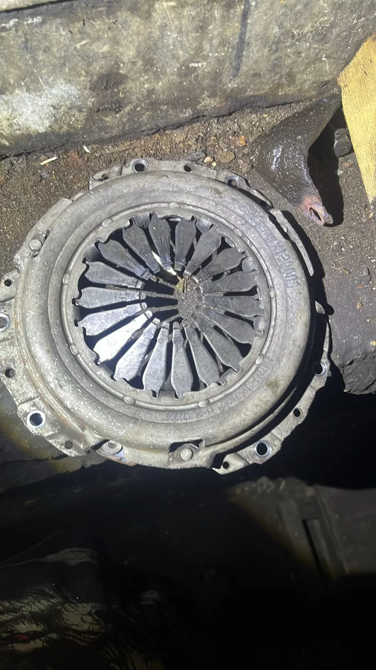 Не включаются передачи МКПП Vesta (был недовыжим)