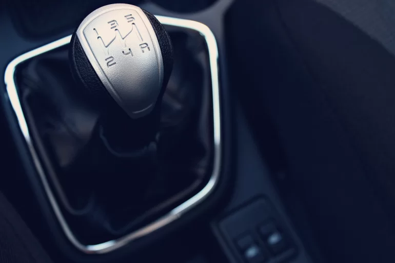 Плохо включаются первая и задняя передачи