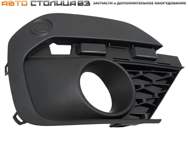 Облицовка ПТФ правая (без отверстия под датчик парковки) для Lada Largus FL