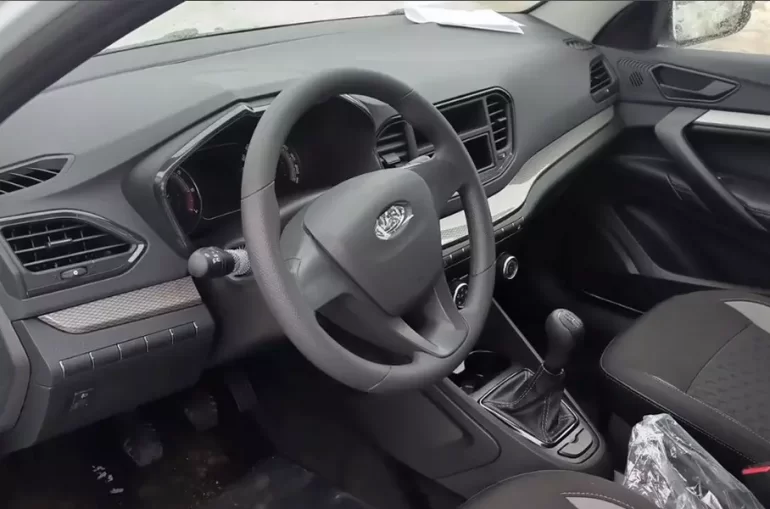 Бедные комплектации - главный недостаток автомобилей LADA в 2024 году?