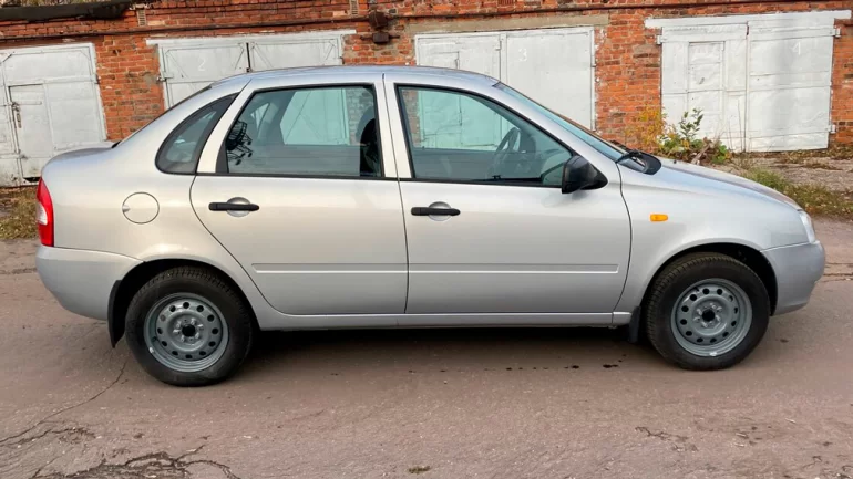 При включении зажигания бензонасос не работает, стартер не крутит