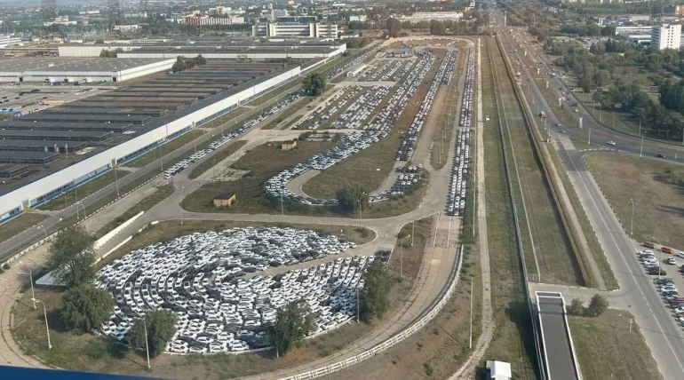 На АВТОВАЗе скопилось более 10 тысяч Lada Vesta NG с ESC, когда их начнут отправлять дилерам?