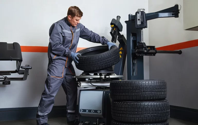 АВТОВАЗ рассказал, как увеличить срок службы шин и определить их износ